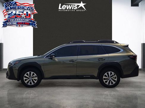 Used 2025 Subaru Outback Premium AWD/4WD image 2