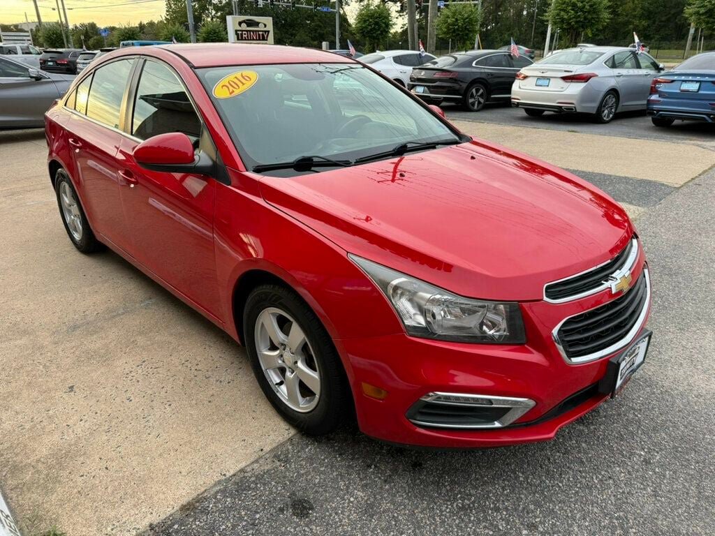 Used 2016 Chevrolet Cruze LT FWD image 3