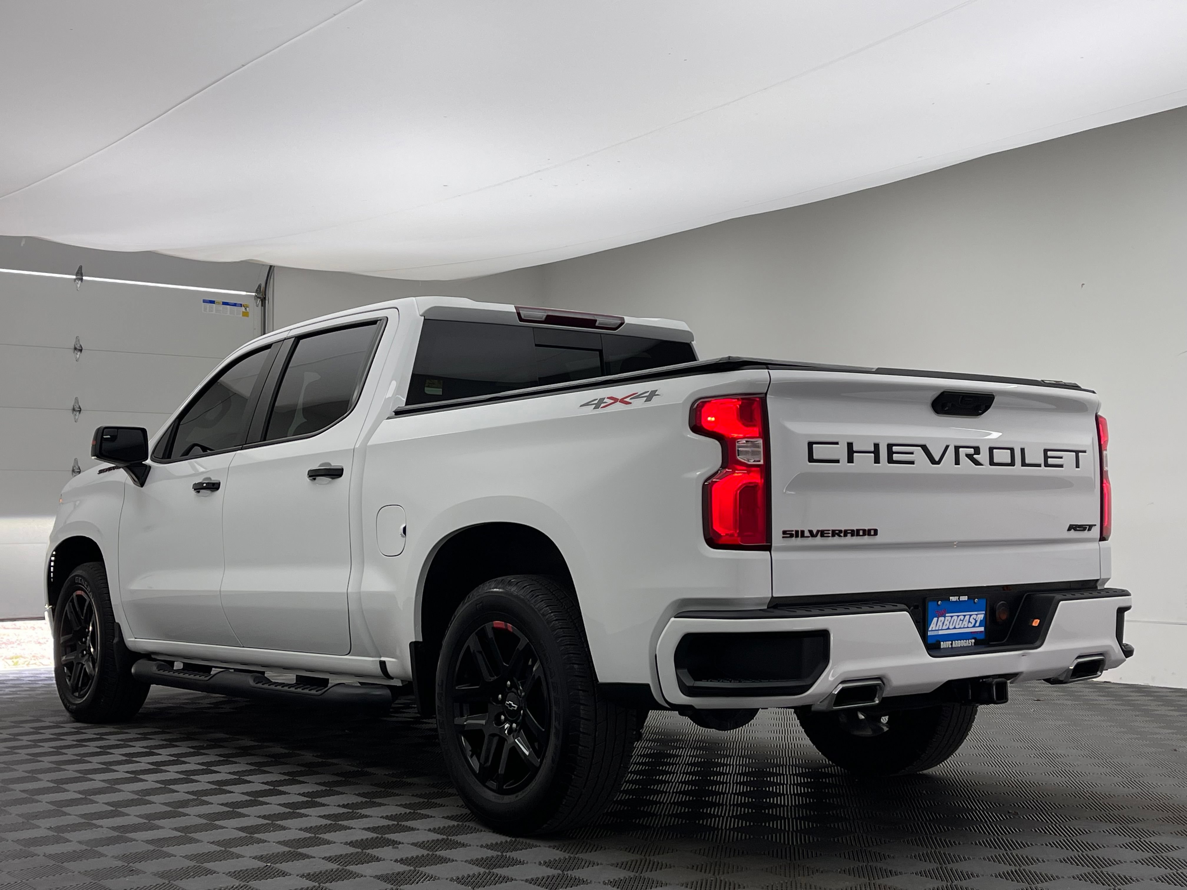 Used 2024 Chevrolet Silverado 1500 RST w/ Redline Edition AWD/4WD image 10