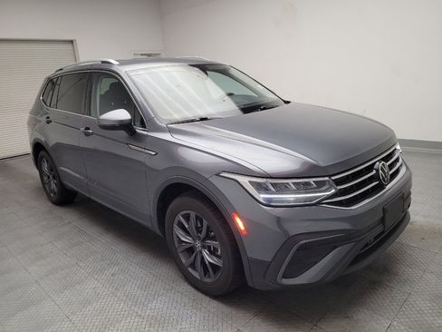 Used 2022 Volkswagen Tiguan SE FWD image 13