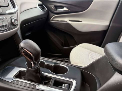 Used 2023 Chevrolet Equinox LS w/ LS Convenience Package FWD image 29