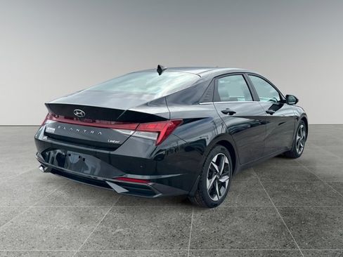Used 2023 Hyundai Elantra Limited image 5