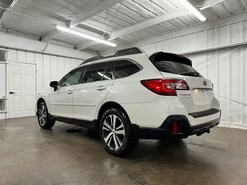 Used 2019 Subaru Outback 2.5i Limited AWD/4WD image 4