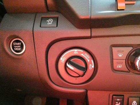 Used 2025 Nissan Frontier PRO-4X w/ Pro Premium Package AWD/4WD image 30