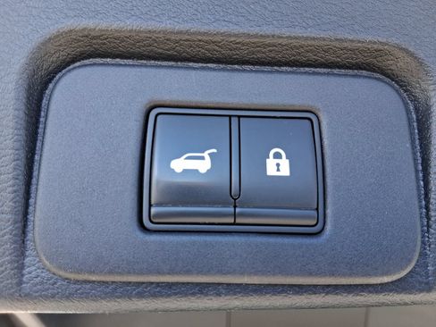 Used 2021 Nissan Rogue SL AWD/4WD image 14
