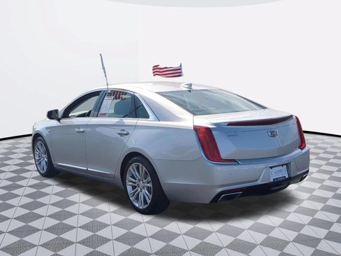 Certified 2018 Cadillac XTS Luxury FWD image 5