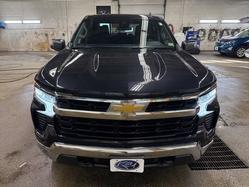 Used 2023 Chevrolet Silverado 1500 LT image 2
