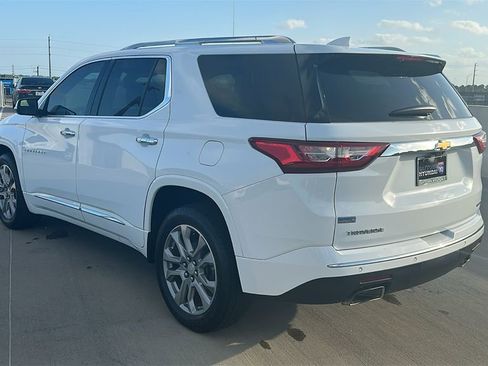Used 2019 Chevrolet Traverse Premier w/ Driver Confidence II Package image 11