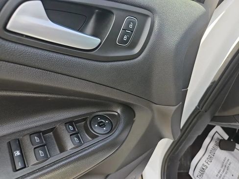 Used 2018 Ford Escape SE w/ Ford Safe & Smart Package FWD image 16