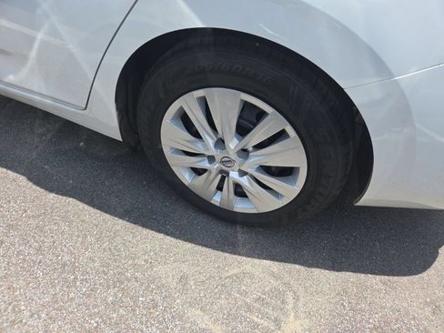Used 2025 Nissan Sentra S FWD image 9