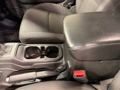 Used 2022 Jeep Wrangler Sport image 11