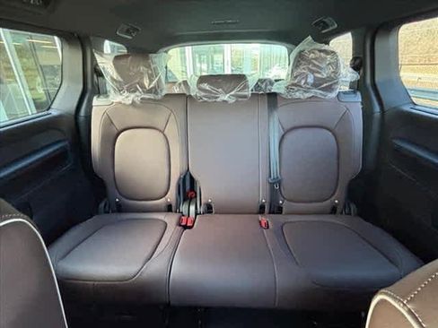 New 2025 Volkswagen ID. Buzz Pro S image 12