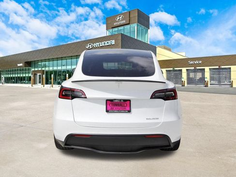 Used 2022 Tesla Model Y Performance AWD/4WD image 7