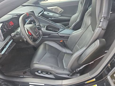Used 2025 Chevrolet Corvette Stingray Preferred Cpe w/ Z51 Performance Package RWD image 18