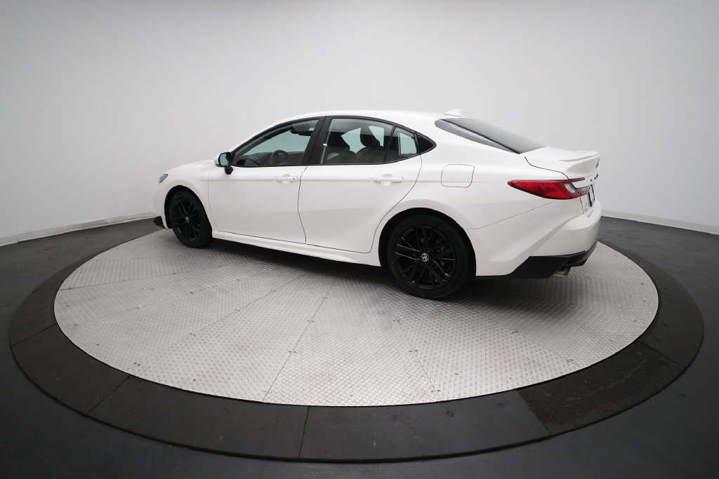 Used 2025 Toyota Camry SE FWD image 33