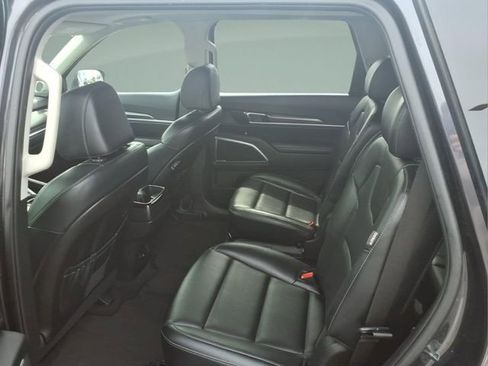 Used 2025 Kia Telluride S AWD/4WD image 27