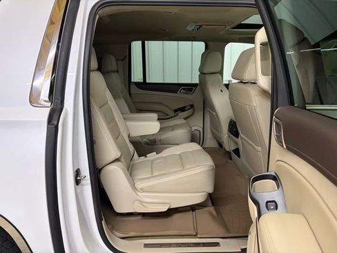 Used 2018 GMC Yukon XL Denali AWD/4WD image 19