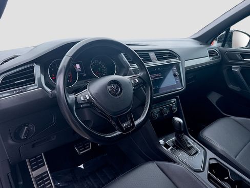 Certified 2021 Volkswagen Tiguan SE R-Line FWD image 9