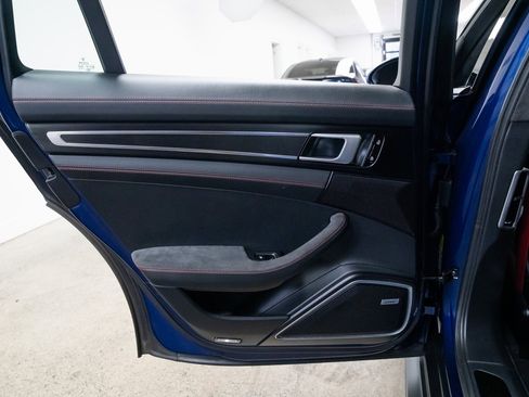 Used 2021 Porsche Panamera GTS image 20