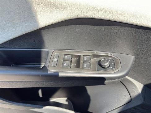 New 2025 Volkswagen Taos S image 14