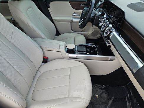 Certified 2022 Mercedes-Benz GLB 250 image 6