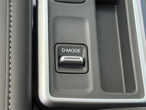 New 2026 Nissan Pathfinder SL image 30