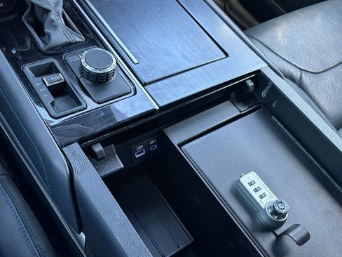 Certified 2024 Toyota Sequoia Platinum image 26