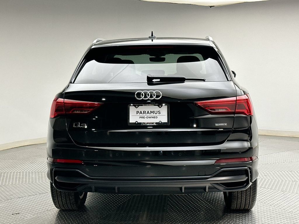 Used 2021 Audi Q3 2.0T Premium Plus w/ Premium Plus Package AWD/4WD image 12