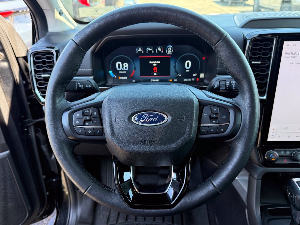Used 2025 Ford Ranger Lariat w/ FX4 Off-Road Package AWD/4WD image 8