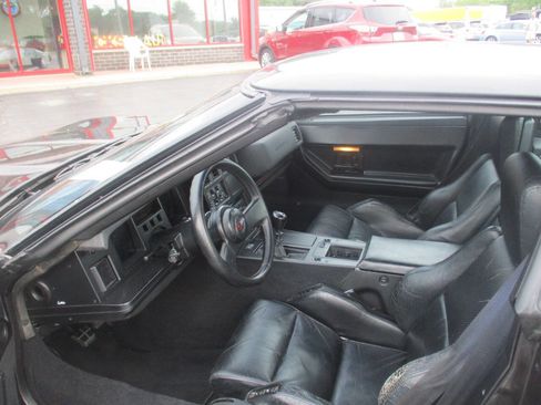 Used 1988 Chevrolet Corvette Coupe RWD image 5