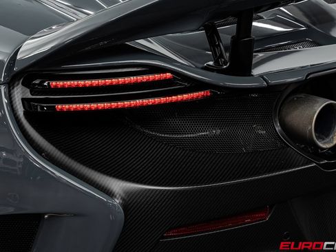 Used 2016 McLaren 675LT Spider RWD image 25