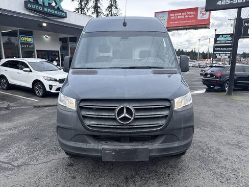 Used 2019 Mercedes-Benz Sprinter 144 image 11