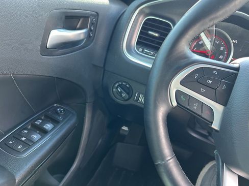 Used 2017 Dodge Charger SXT w/ AWD Plus Group image 19