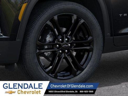 New 2026 Chevrolet Traverse LT w/ LPO, Floor Liner Package FWD image 9