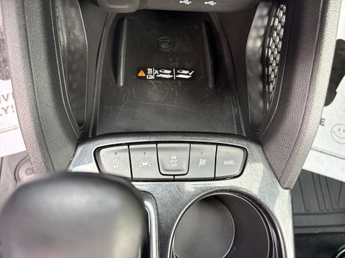 Used 2025 Chevrolet TrailBlazer RS w/ Convenience Package AWD/4WD image 28