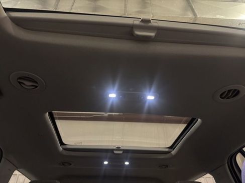 Used 2021 GMC Acadia SLE w/ Driver Convenience Package image 21