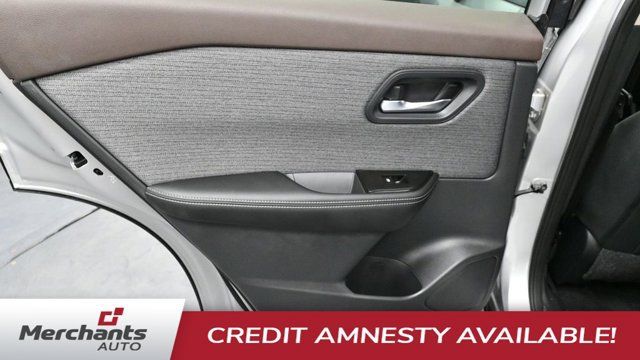 Used 2022 Nissan Rogue SV AWD/4WD image 16
