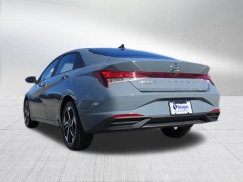 Used 2023 Hyundai Elantra SEL w/ Convenience Package image 5