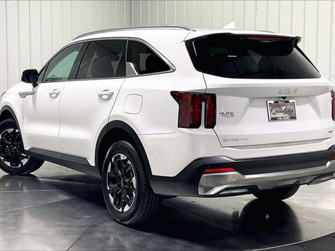 Used 2024 Kia Sorento S w/ Panoramic Sunroof Package AWD/4WD image 12