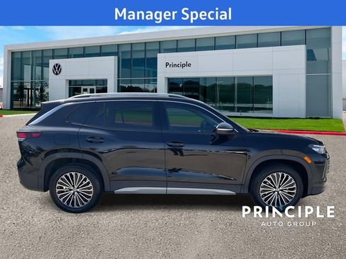 New 2025 Volkswagen Tiguan S FWD image 4