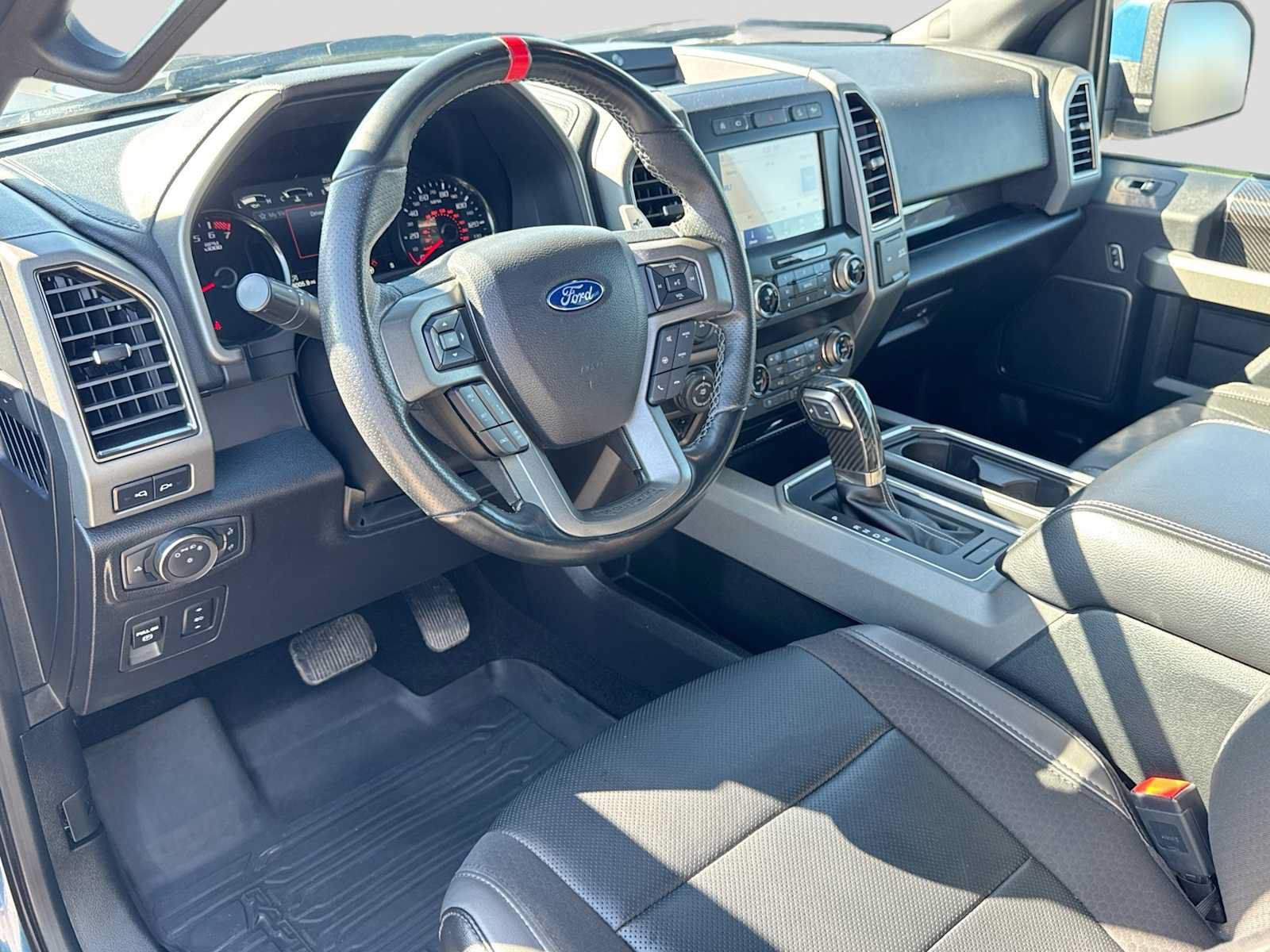 Used 2019 Ford F150 Raptor w/ Equipment Group 802A Luxury AWD/4WD image 2