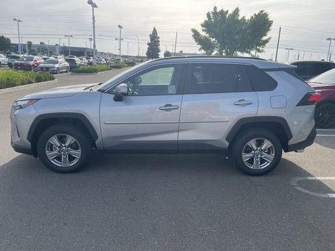 Used 2025 Toyota RAV4 XLE w/ Convenience Package FWD image 8