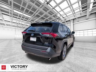 Used 2024 Toyota RAV4 XLE AWD/4WD video 3