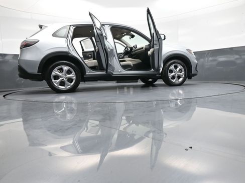 Certified 2024 Honda HR-V LX image 46
