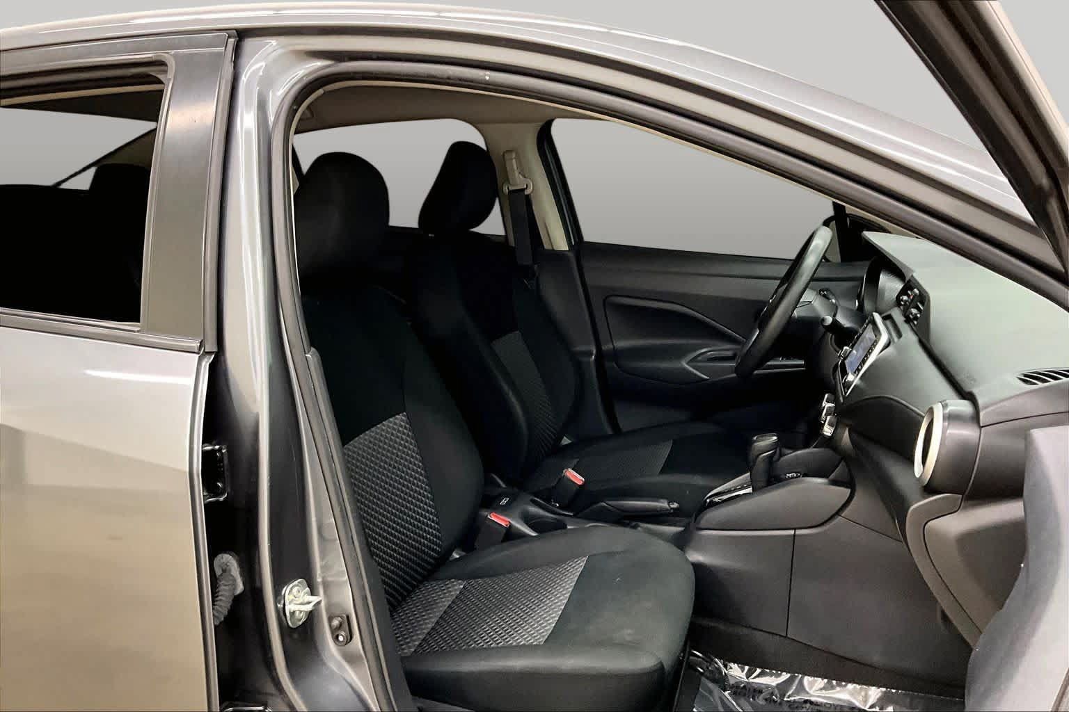 Used 2021 Nissan Versa S FWD image 9