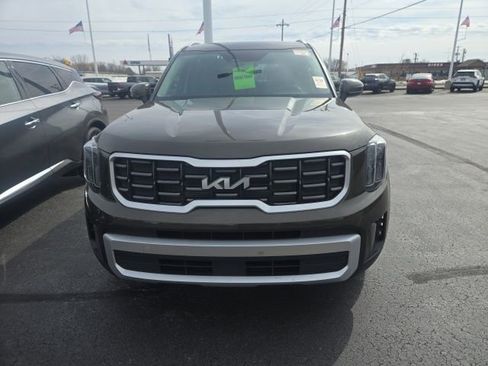 Used 2025 Kia Telluride S image 2