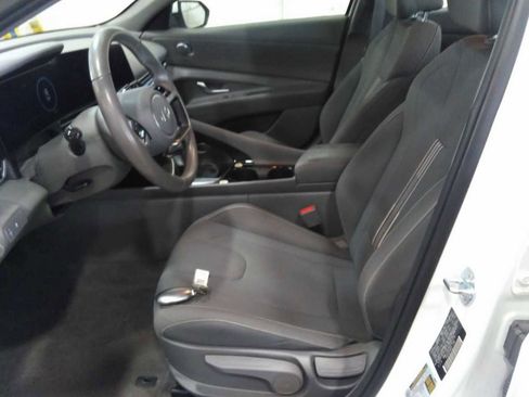 Used 2025 Hyundai Elantra SEL FWD image 6