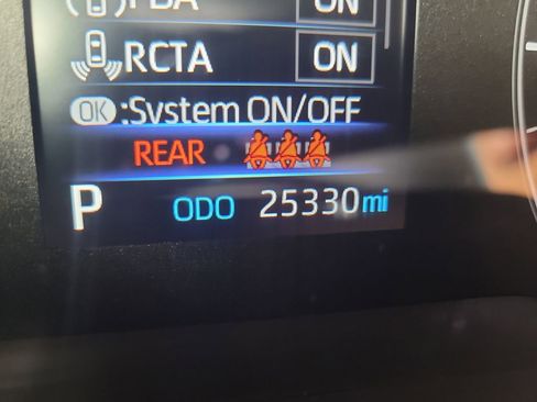 Used 2024 Toyota Corolla SE w/ Convenience Package FWD image 29