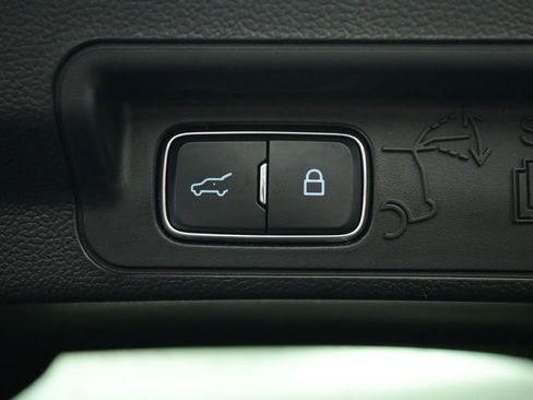 Used 2023 Ford Explorer XLT w/ Equipment Group 202A image 37