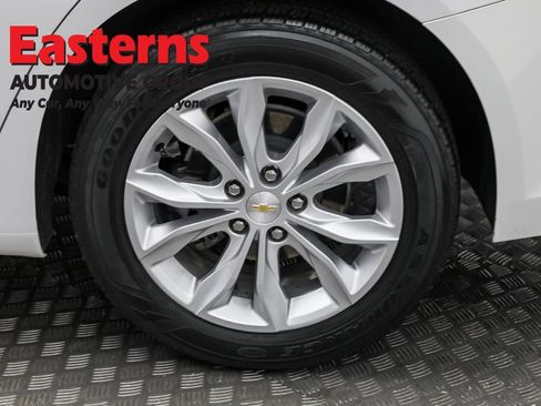 Used 2024 Chevrolet Malibu LT image 32